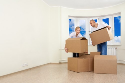 Commercial and residential moving van service in Hampton Hill