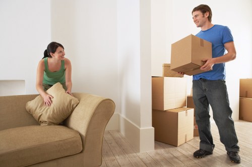 Moving van and residential street access considerations in Hampton Hill